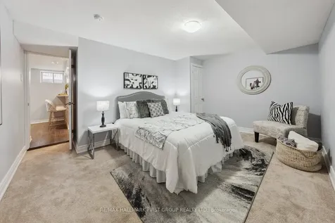 627 Sunset Boulevard Clarington ON L1B 1C9