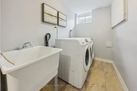 627 Sunset Boulevard Clarington ON L1B 1C9