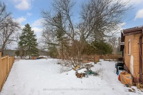 627 Sunset Boulevard Clarington ON L1B 1C9