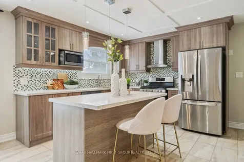 627 Sunset Boulevard Clarington ON L1B 1C9