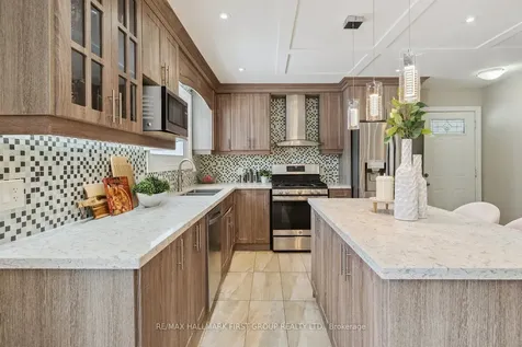 627 Sunset Boulevard Clarington ON L1B 1C9