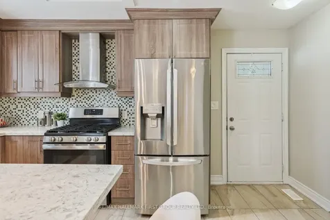 627 Sunset Boulevard Clarington ON L1B 1C9