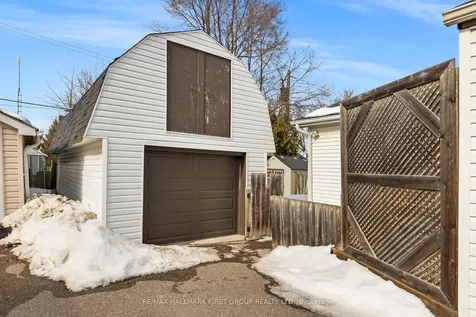 24 Maple Street Ajax ON L1S 1V7