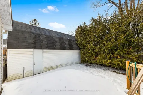 24 Maple Street Ajax ON L1S 1V7