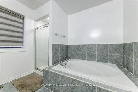 71 Bean Crescent Ajax ON L1T 4N8