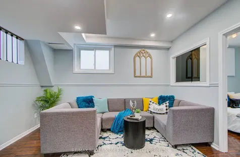 64 Fenwick Avenue Clarington ON L1C 4S1