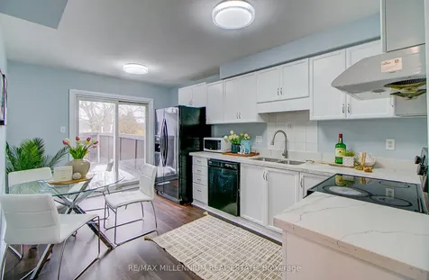 64 Fenwick Avenue Clarington ON L1C 4S1