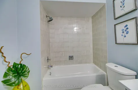 64 Fenwick Avenue Clarington ON L1C 4S1