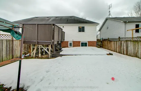 64 Fenwick Avenue Clarington ON L1C 4S1