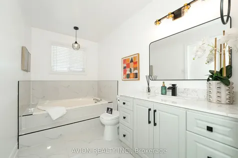 17 Wrenn Boulevard Clarington ON L1C 4N1