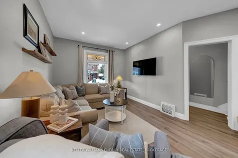 19 Carlisle Avenue Clarington ON L1C 1W4