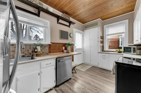 19 Carlisle Avenue Clarington ON L1C 1W4