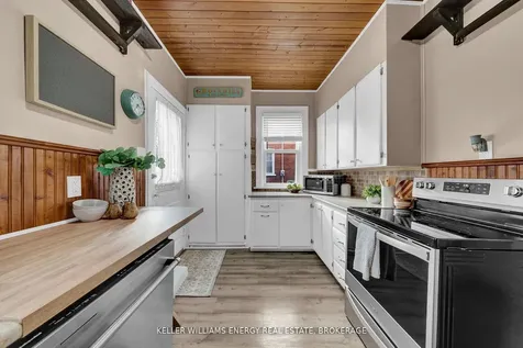 19 Carlisle Avenue Clarington ON L1C 1W4