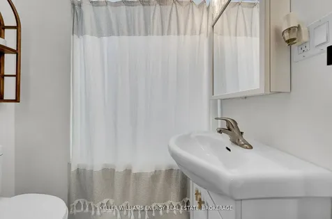 19 Carlisle Avenue Clarington ON L1C 1W4