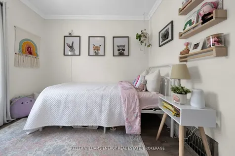 19 Carlisle Avenue Clarington ON L1C 1W4