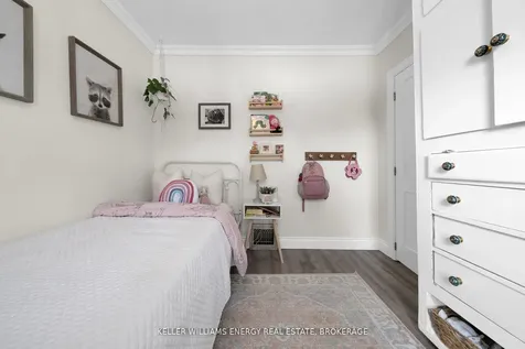 19 Carlisle Avenue Clarington ON L1C 1W4