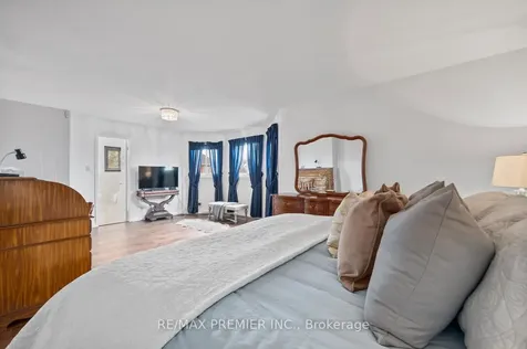 1086 Shoal Point Road S Ajax ON L1S 6Y9