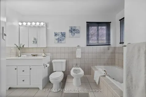 1086 Shoal Point Road S Ajax ON L1S 6Y9