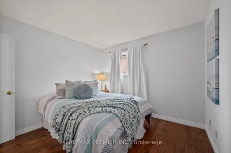 1086 Shoal Point Road S Ajax ON L1S 6Y9