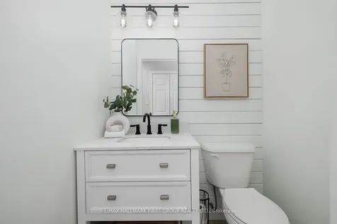 24 Staples Avenue Clarington ON L1E 3H3