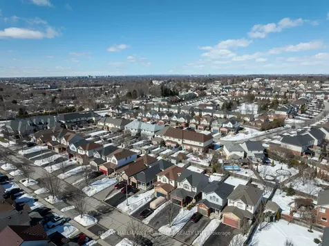 24 Staples Avenue Clarington ON L1E 3H3