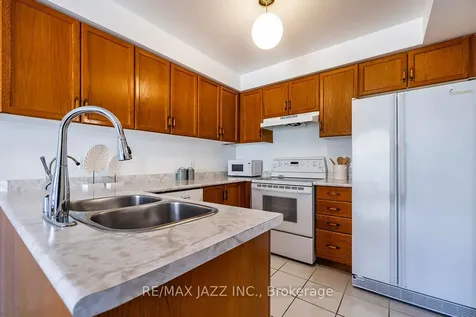 14 Trewin Lane Clarington ON L1C 4W9