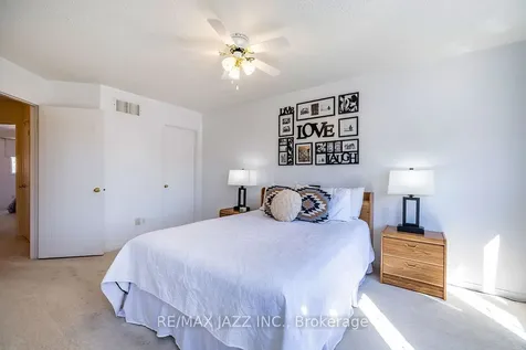 14 Trewin Lane Clarington ON L1C 4W9