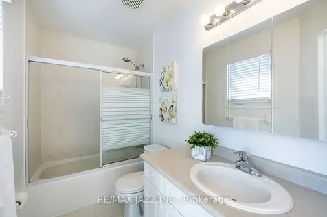 14 Trewin Lane Clarington ON L1C 4W9