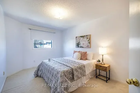 14 Trewin Lane Clarington ON L1C 4W9