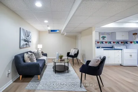 14 Trewin Lane Clarington ON L1C 4W9