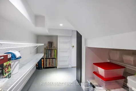 14 Trewin Lane Clarington ON L1C 4W9