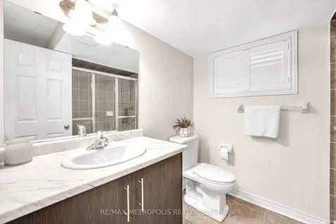 22 Bignell Crescent Ajax ON L1Z 0P6