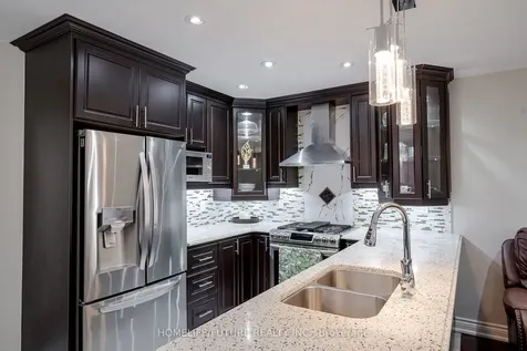 37 Tawn Crescent Ajax ON L1Z 1H9