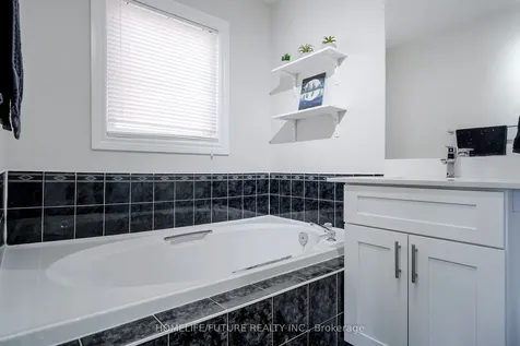 37 Tawn Crescent Ajax ON L1Z 1H9