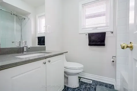 37 Tawn Crescent Ajax ON L1Z 1H9