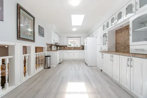 574 Antigua Crescent Oshawa ON L1J 6B4
