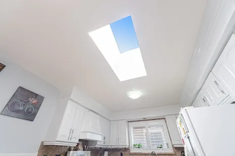 574 Antigua Crescent Oshawa ON L1J 6B4