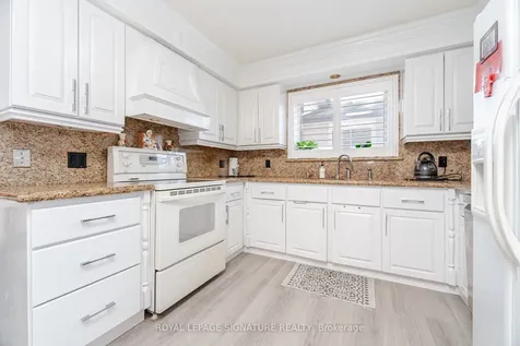 574 Antigua Crescent Oshawa ON L1J 6B4