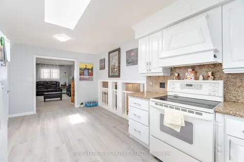 574 Antigua Crescent Oshawa ON L1J 6B4