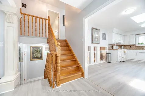 574 Antigua Crescent Oshawa ON L1J 6B4