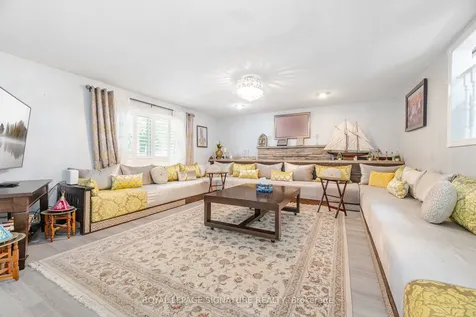 574 Antigua Crescent Oshawa ON L1J 6B4