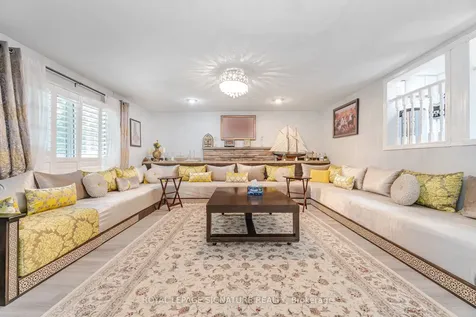 574 Antigua Crescent Oshawa ON L1J 6B4