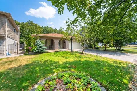 574 Antigua Crescent Oshawa ON L1J 6B4