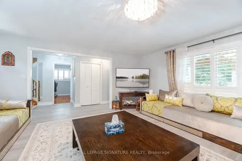 574 Antigua Crescent Oshawa ON L1J 6B4