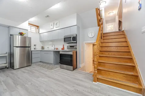 574 Antigua Crescent Oshawa ON L1J 6B4