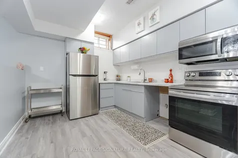 574 Antigua Crescent Oshawa ON L1J 6B4