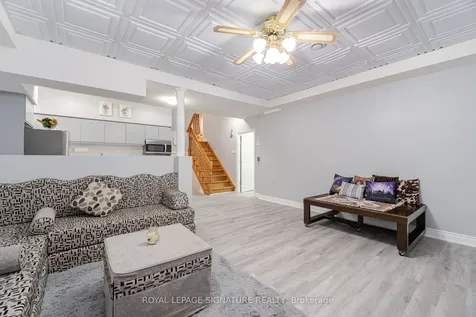 574 Antigua Crescent Oshawa ON L1J 6B4