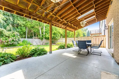 574 Antigua Crescent Oshawa ON L1J 6B4