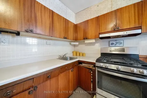 26 Larchmount Avenue Toronto ON M4M 2Y7