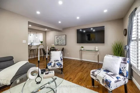 320 Homestead Drive Oshawa ON L1J 6V1